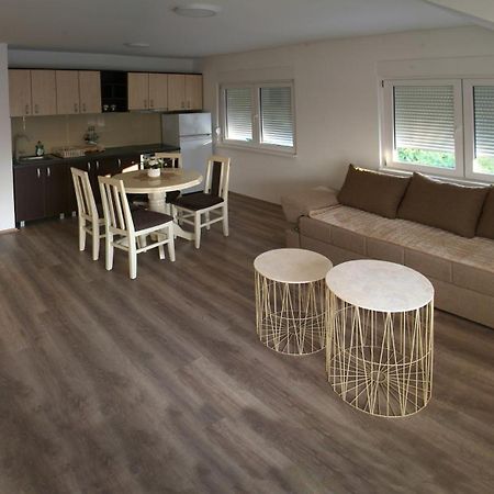 Apartments Kamenjar Novi Sad Bilik gambar